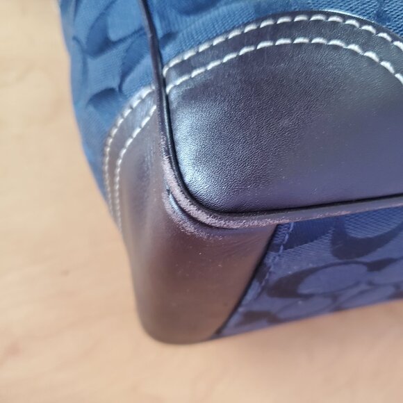 COACH navy and brown totw bag - Picture 4 of 5